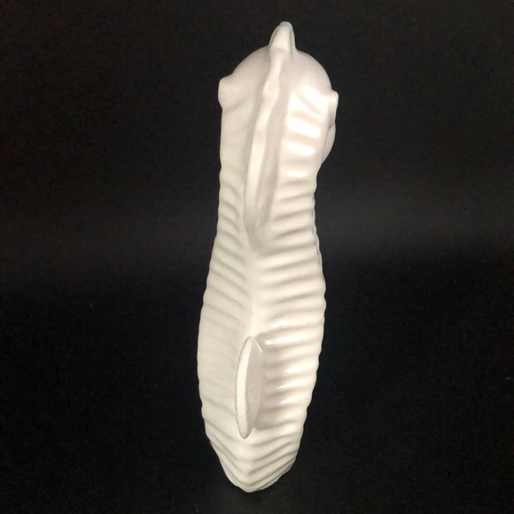 White Ceramic Seahorse Figurine - Picture 4 of 6